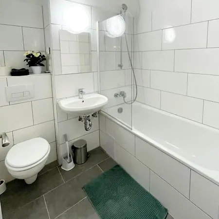 Grosse 3-Zimmer Wohnung, Zentrale Lage. Mülheim an der Ruhr Buitenkant foto