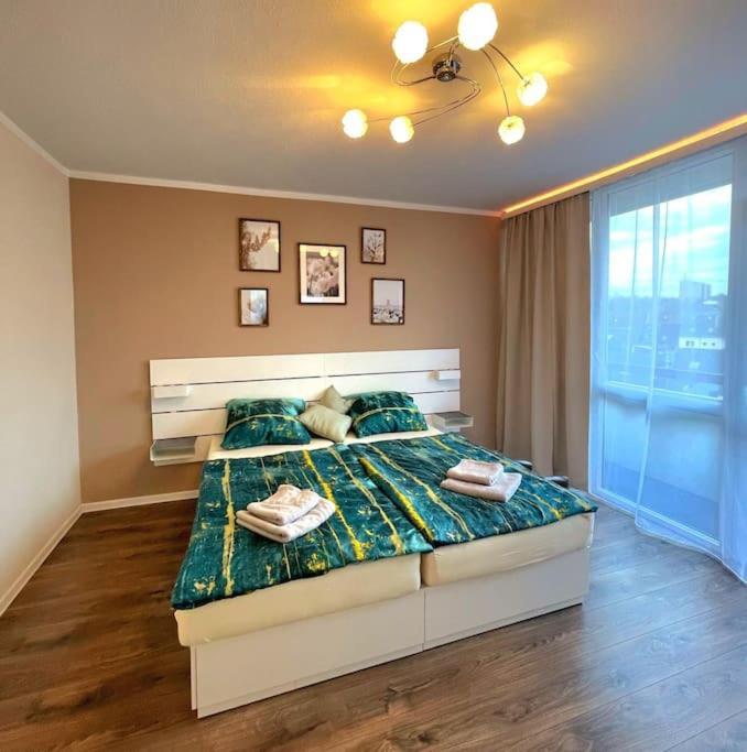 Apartment Grosse 3-zimmer Wohnung, Zentrale Lage. Muelheim an der Ruhr