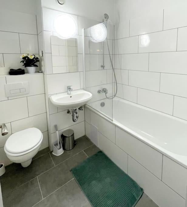 Apartment Grosse 3-zimmer Wohnung, Zentrale Lage. *