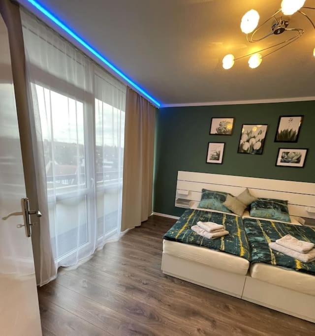 Grosse 3-zimmer Wohnung, Zentrale Lage. *
