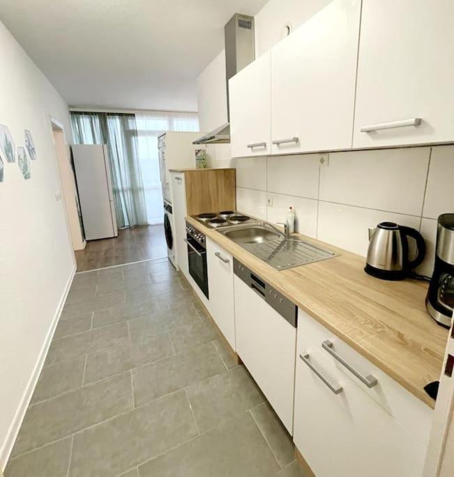 Grosse 3-zimmer Wohnung, Zentrale Lage.