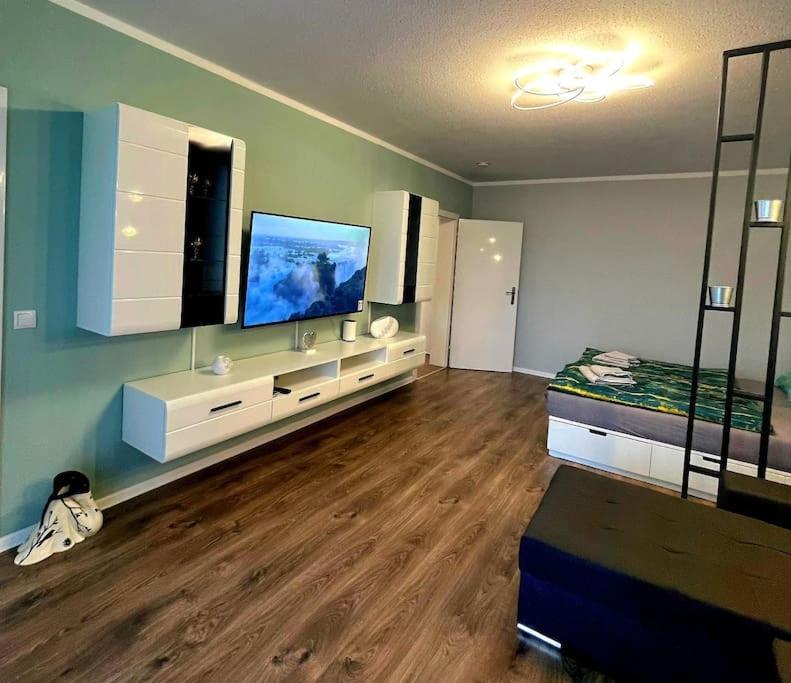 Grosse 3-zimmer Wohnung, Zentrale Lage. *