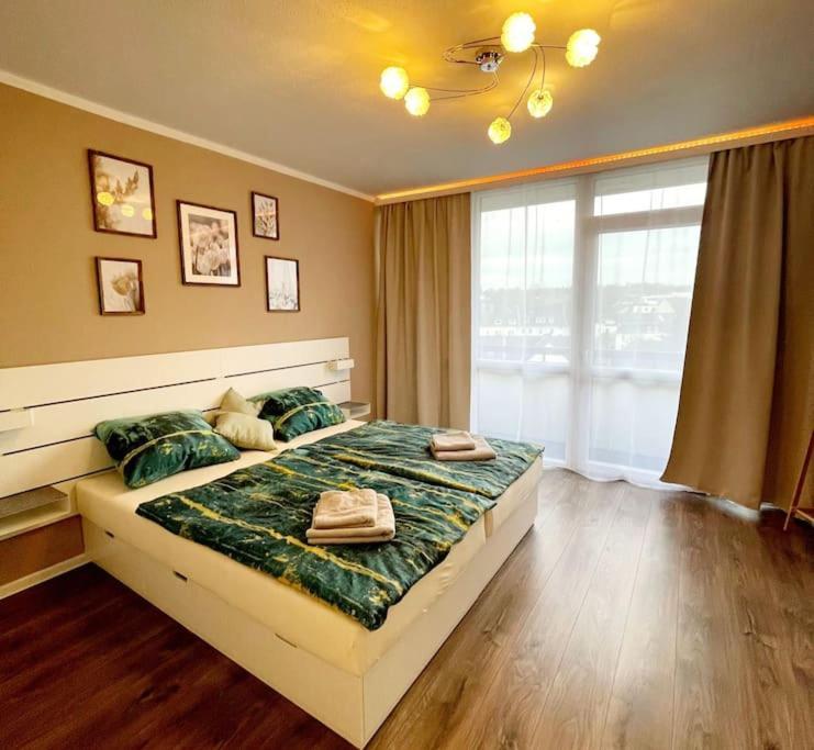 Apartment Grosse 3-zimmer Wohnung, Zentrale Lage.