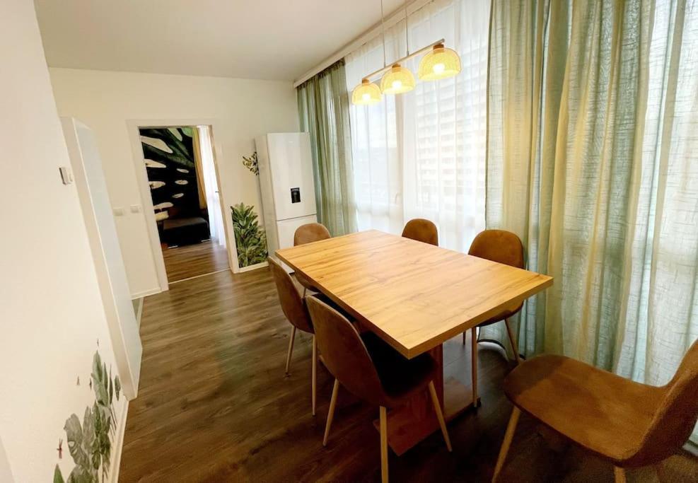 Apartment Grosse 3-zimmer Wohnung, Zentrale Lage. *